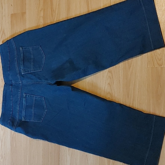 3/$30 Carroll Reed Jean Capris Sz 12 - Picture 1 of 5